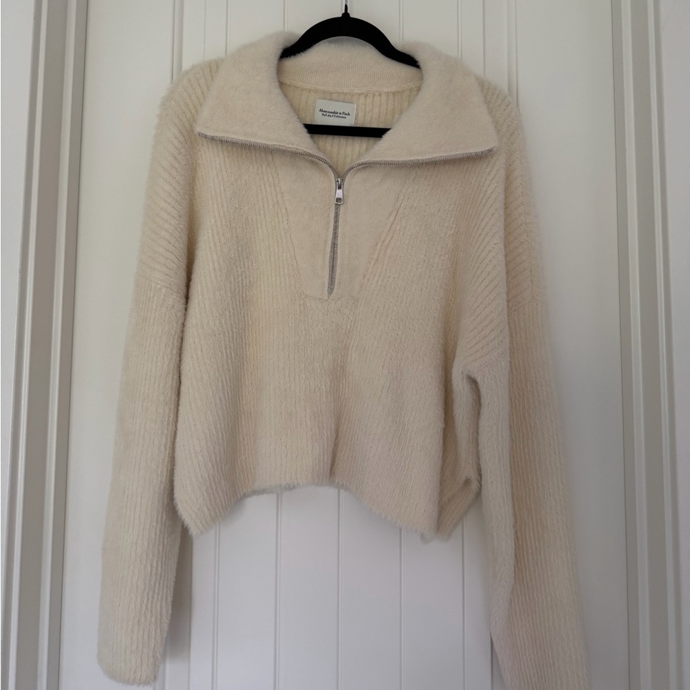 Abercrombie Soft A&F Collection White Cropped Half Zip Eyelash Sweater Large